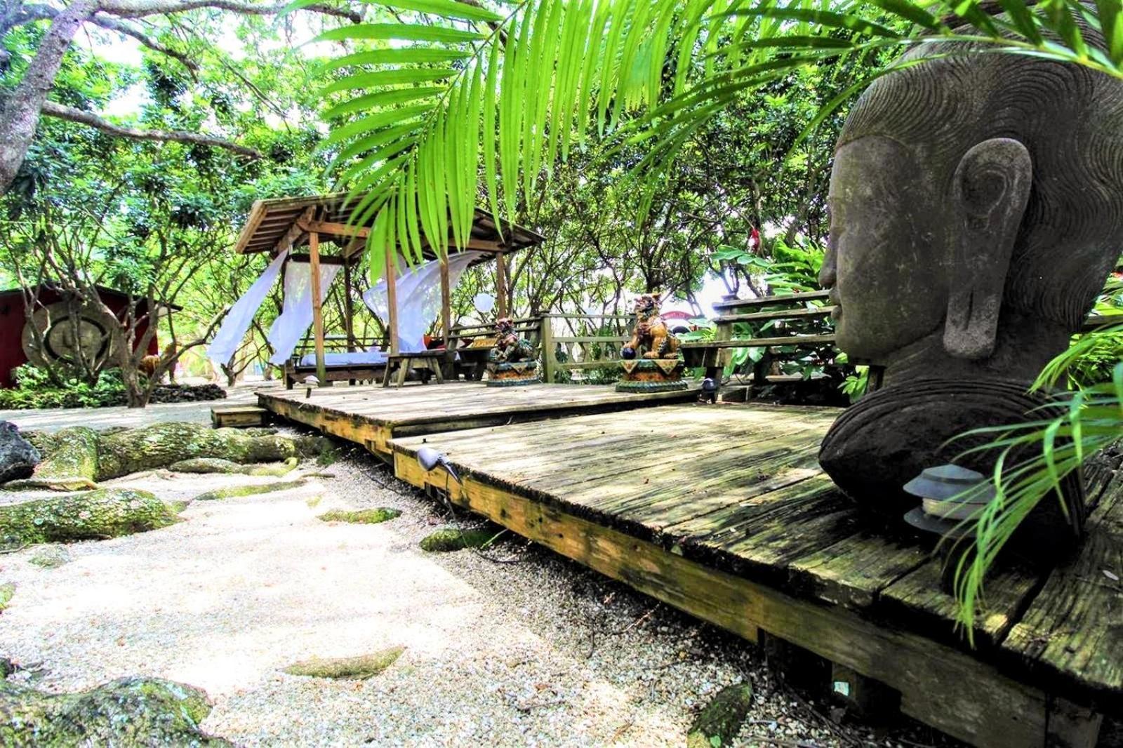 Vila Magical Wonderkoi House In A Japanese Koi Garden Miami Exteriér fotografie