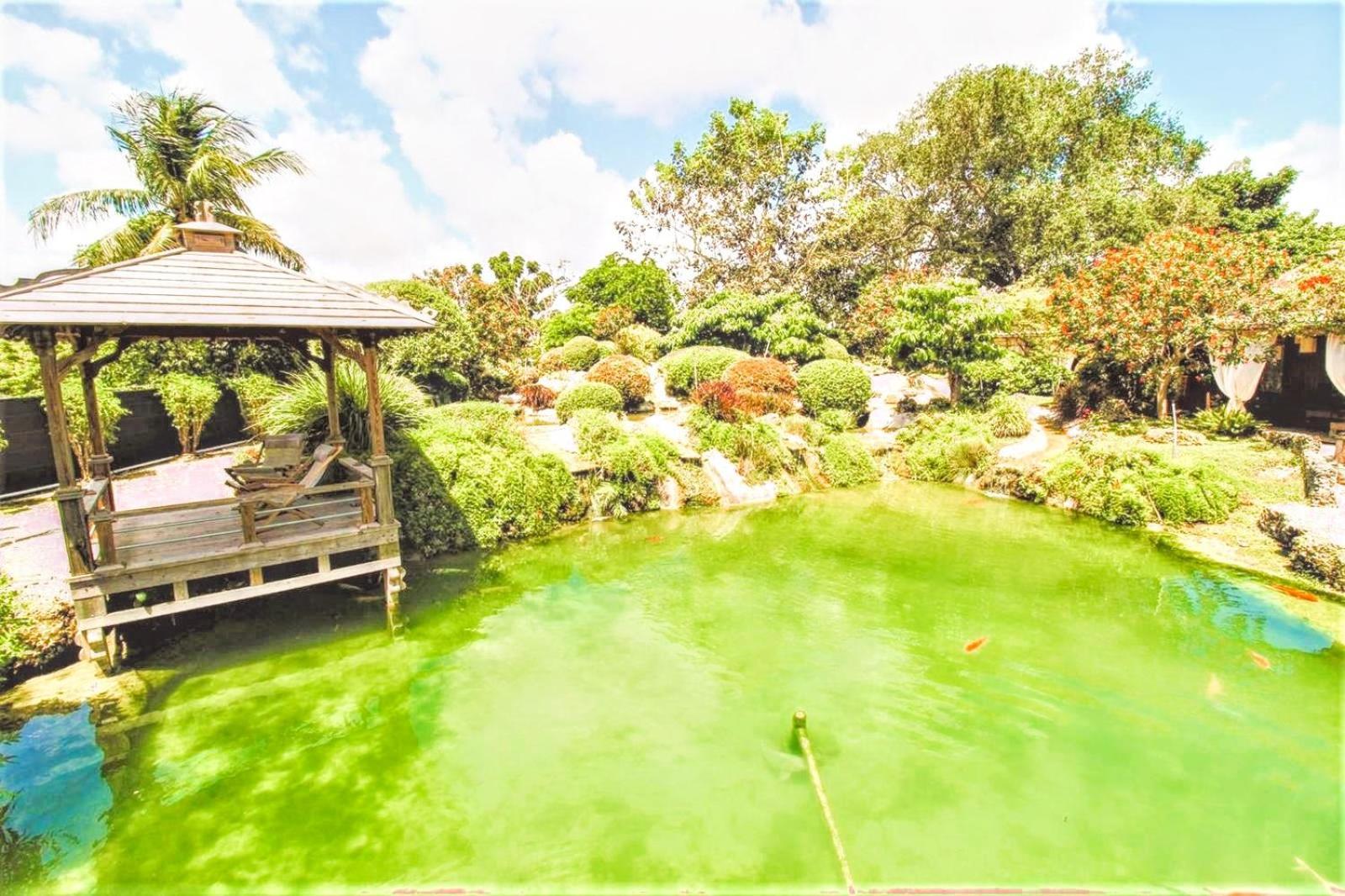 Vila Magical Wonderkoi House In A Japanese Koi Garden Miami Exteriér fotografie