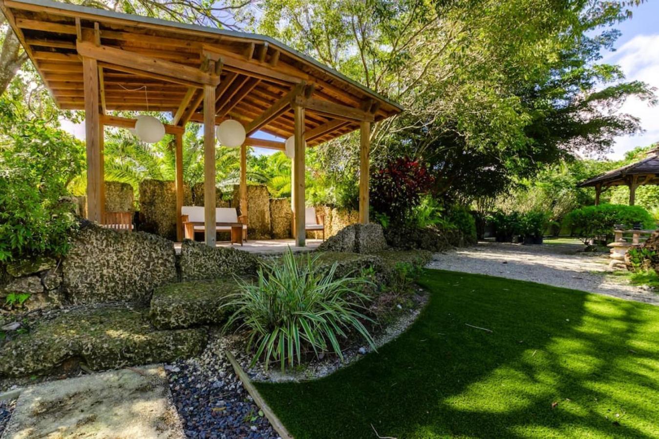 Vila Magical Wonderkoi House In A Japanese Koi Garden Miami Exteriér fotografie